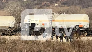 Ексклузивно: Екип на bTV на място на втория дерайлирал влак в Сърбия (СНИМКИ)