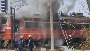 Локомотив се запали на жп гара