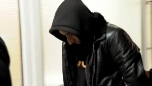 Насилникът в Сливен, обезобразил жена си: Прокуратурата протестира „леката телесна повреда“