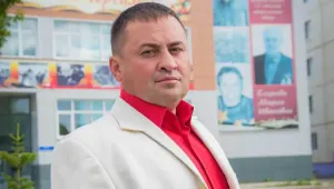 Политически съюзник на Путин падна от третия етаж на къщата си