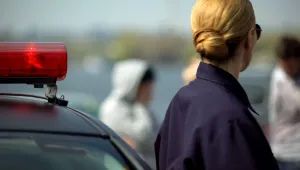 Две жeни полицаи връщат 104 изчезнали деца при семействата им