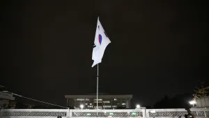 Парламентът на Южна Корея гласува импийчмънт на действащия президент Хан Дък Су