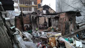 93-годишна жена е спасена след пожар в София, къщата ѝ е напълно изгоряла (СНИМКИ)