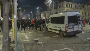 Арестуваните за агресия на масовия протест от 1 декември остават зад решетките