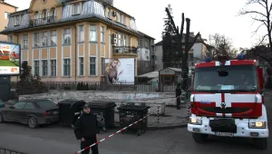 Бомба избухна пред входа на вестник 