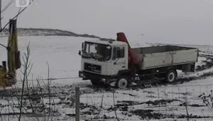 Снегът усложни обстановката в Бургаско