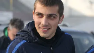 Левскар със сцепена глава