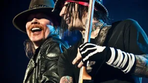 Оригиналният състав на Guns N' Roses се събира
