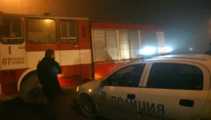 Кола горя в Ямбол
