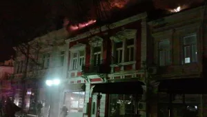 В Русе горя къща, чийто бивш собственик е скандален бизнесмен