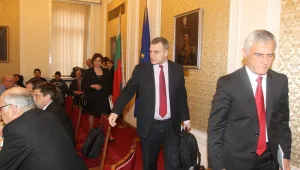 Опозицията след бойкот: Няма да станем 