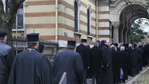 От Светия синод призоваха да се отложи Законът за социалните услуги