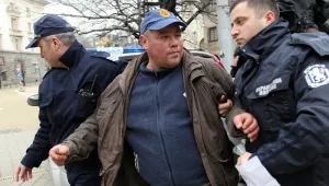 Полицията задържа въоръжен и пиян мъж пред Президентството
