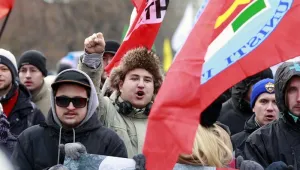 Протест срещу затваряне на опозиционна телевизия в Москва