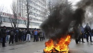 Стотици работници в сблъсъци с полицията на протест в Босна