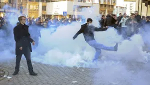 23 души са ранени при протест в Прищина