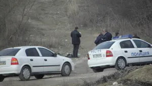 Окървавен труп е намерен на черен път