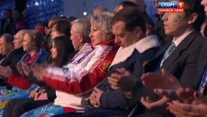 Скука! Медведев заспа на откриването на Олимпиадата (ВИДЕО)