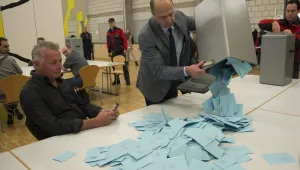 Швейцарците гласуват дали да има квоти за чужденци