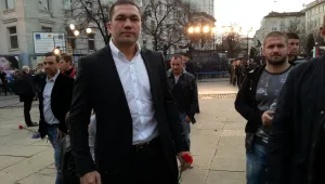 И Кобрата се поклони пред Апостола