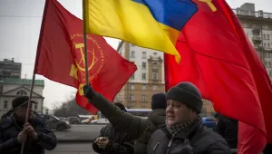 Руски знамена развети в Украйна - масови протести срещу евробъдещето