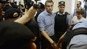 Навални поставен под домашен арест