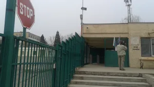 Прокуратурата разследва смъртта на работник от завод 