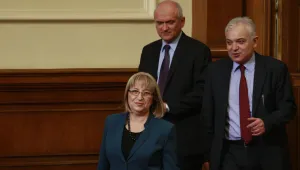 Цецка Цачева прекъсна 