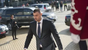 Бареков: Служителите на TV7 се надупиха на властта