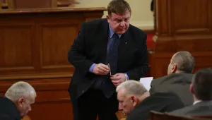 Каракачанов: С ръкавели за 1000 евро, каква война може да води Местан?