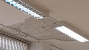 Таван падна върху ученици в старозагорска гимназия (ОБНОВЕНА)