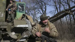 Не спират нарушенията на примирието в Украйна