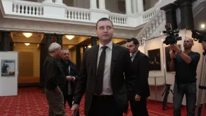 Парламентът одобри новия външен дълг