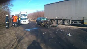 Жена и дете пострадаха при катастрофа край Мъглиж