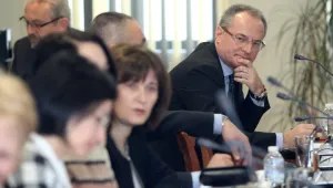 Лозан Панов призова Борисов да каже от кого е есемесът