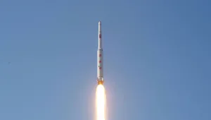 Северна Корея изстреля междуконтинентална балистична ракета