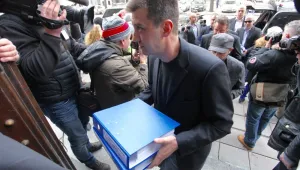 През юли ще е ясно дали ще спрат половината въпроси от референдума на Слави