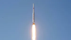 ТАСС: Степен от севернокорейската ракета носител ще прелети край МКС
