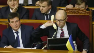 Украинският премиер оцеля при вот на недоверие