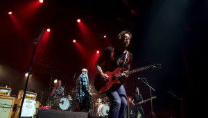 Първи самостоятелен концерт в Париж на Eagles of Death Metal