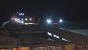 Ремарке от автовоз помете две коли на околовръстното в София (ВИДЕО)