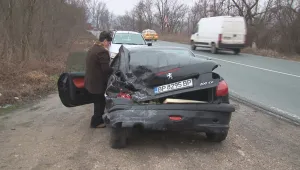 Сблъсък на кола и камион затвори Е-79 при Мездра