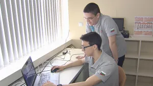 Ученици от Варна изработиха минисателит