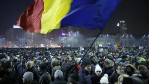 Стотици хиляди румънци протестират и тази вечер в Букурещ 