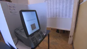 ЦИК и служебният кабинет ще търсят начин да набавят машини за вота на 26 март