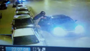 Автокрадци стават акробати: Как се задига кола от оживен столичен булевард? 