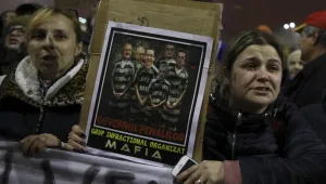 Протестите в Румъния продължават, народът поиска предсрочни избори (ОБЗОР)