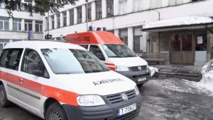 Медици от Омуртаг бяха набити, защото отказали да изтеглят закъсала кола