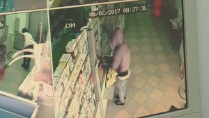 Жена задигна кутия с дарения за болно дете в Добрич