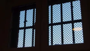 Над 2 години затвор и глоба за мъж, искал интимни снимки от малолетни момичета в мрежата